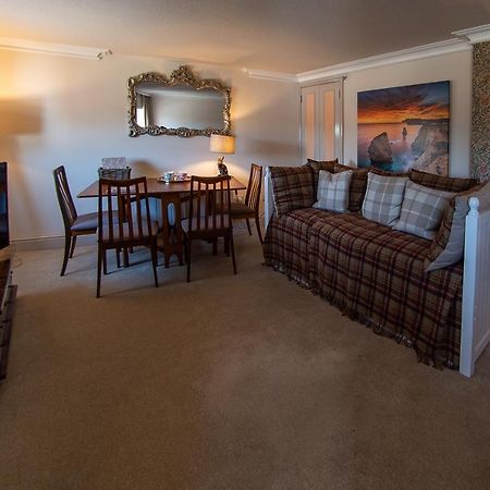 3, The Dolphin, 49 Quay Street - Stunning Apartment - Quintessential - Quay Views - Sleeps 2-4 People Newport  Exterior photo